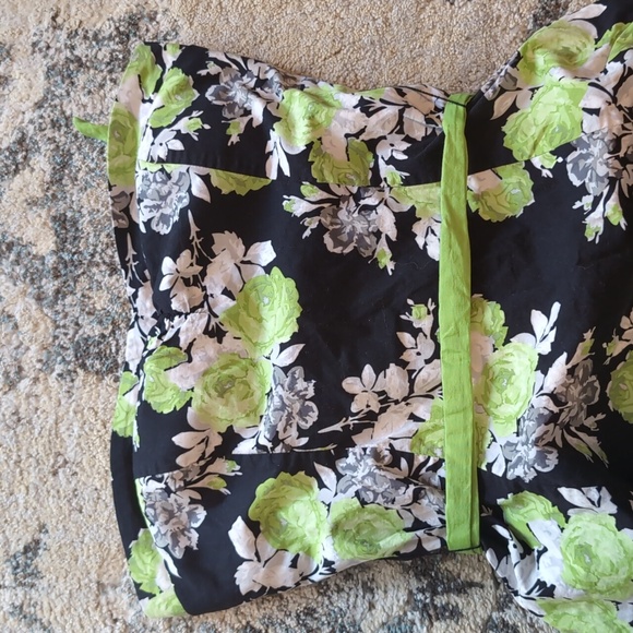 Speechless Floral strapless Dress size 11 Black green sweetheart cute like new - Picture 2 of 5